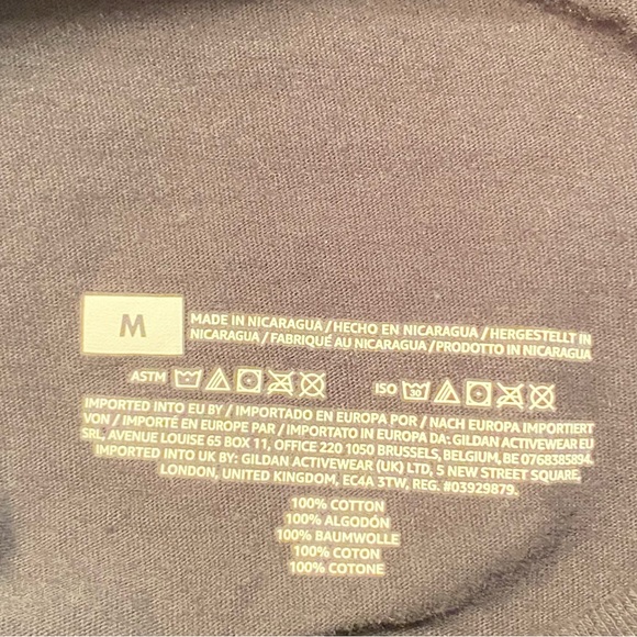 The Cheetah And The Penguin T-shirt, Adult Medium, in used condition - Picture 5 of 5